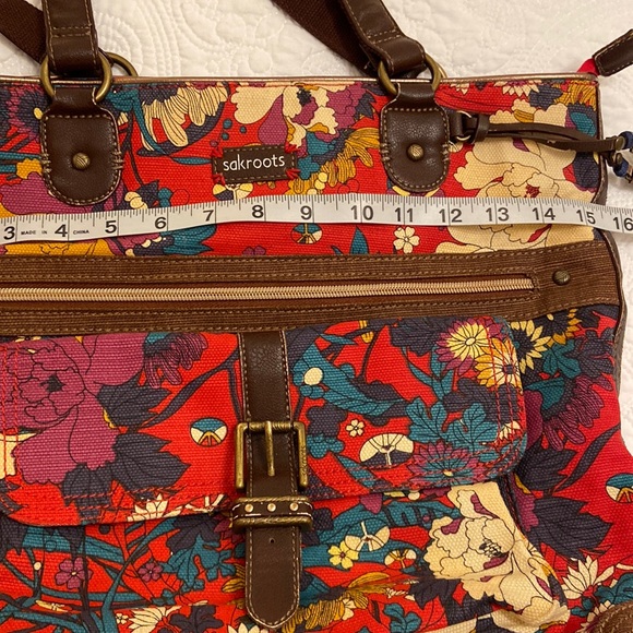 Sakroots Peace, Medium Tote Satchel, Crimson Flower - Picture 12 of 16